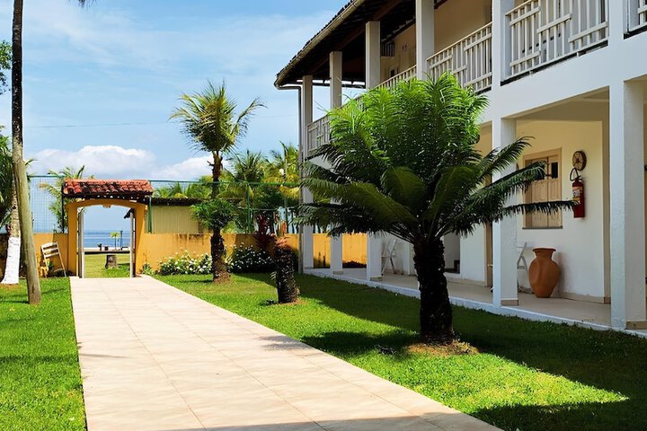 Hotel Exterior 15 of 16