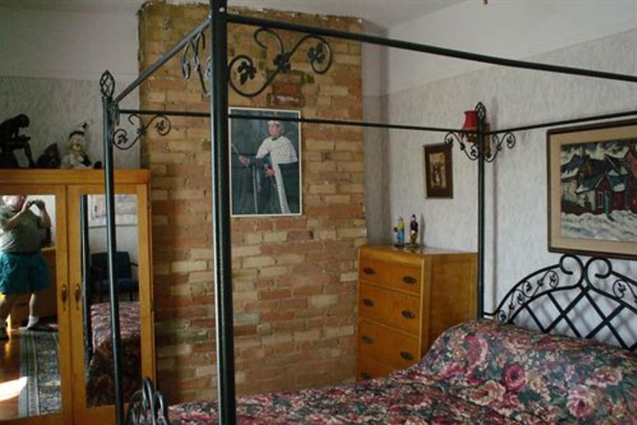 Room 7 of 44