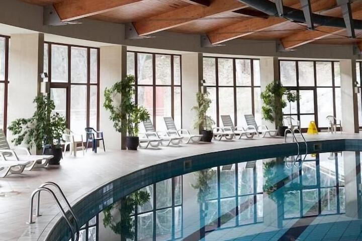 Pools & Facilities