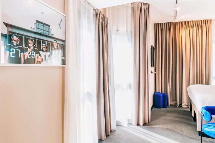 Room 21 of 53