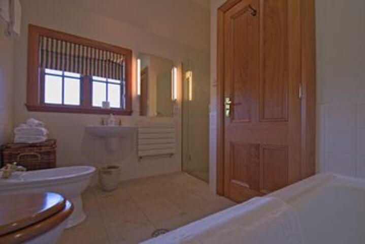 Room 4 of 14