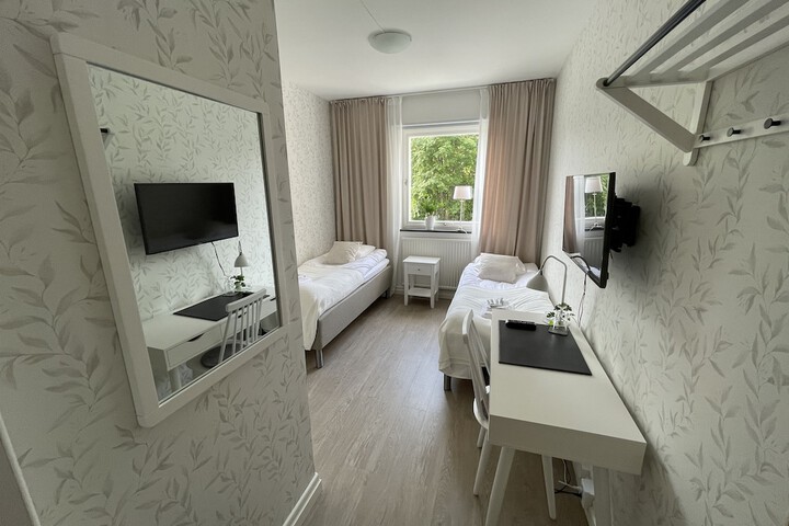Room 10 of 35