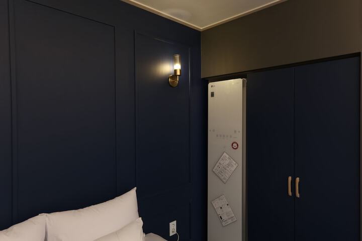 Room 34 of 100