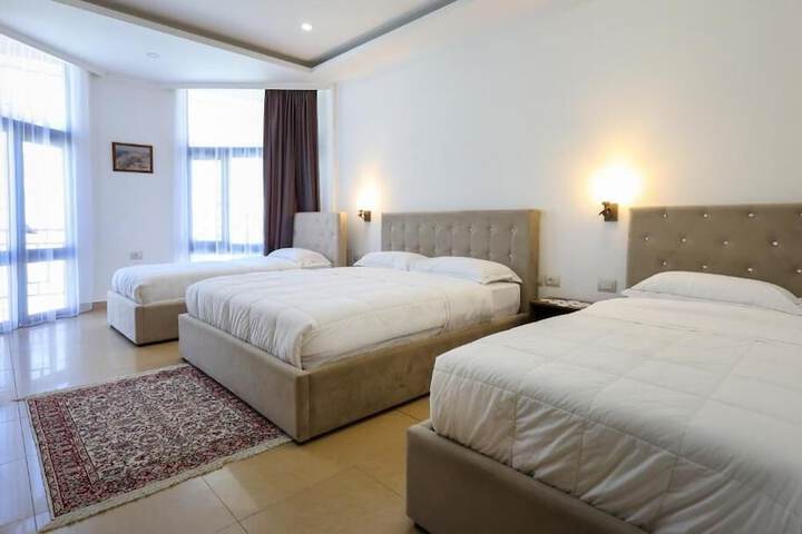 Room 38 of 114
