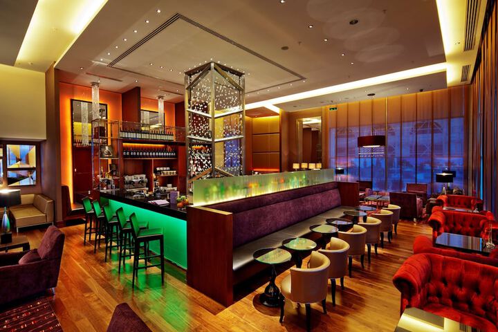 Lounge 96 of 130