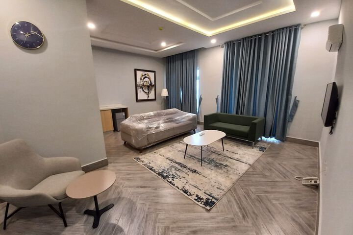 Room 28 of 39