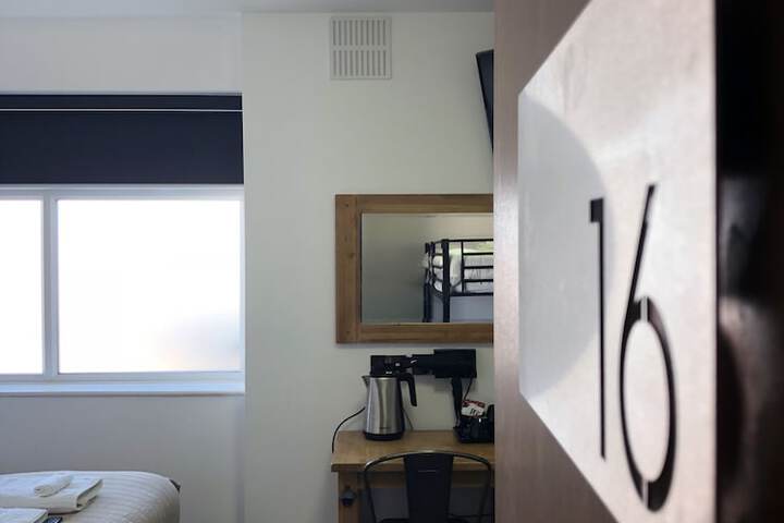 Room 16 of 62