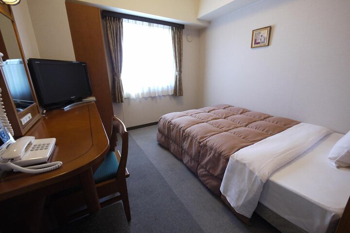 Room 9 of 36