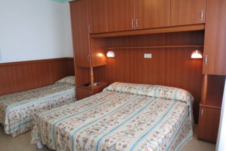 Room 34 of 47