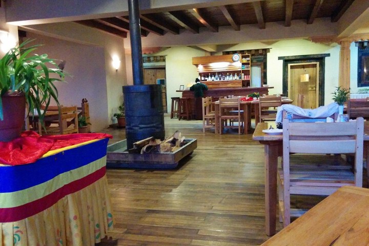Lounge 18 of 25