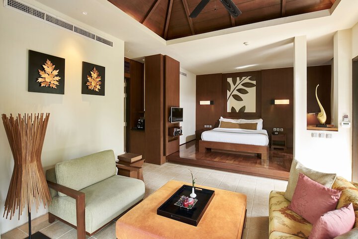 Room 27 of 105