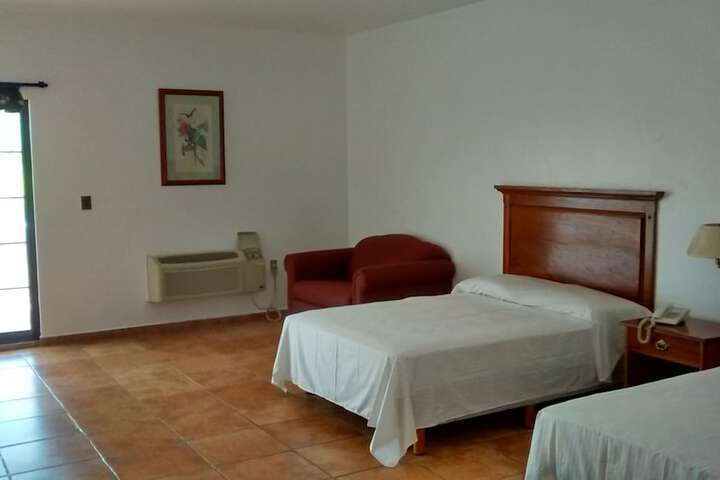 Room 6 of 44