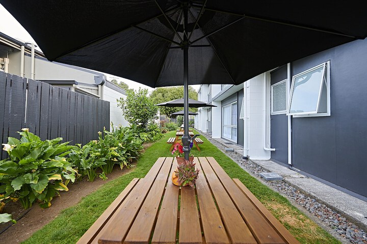Hotel Exterior 56 of 71