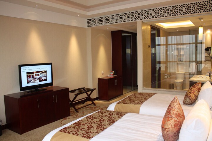 Room 5 of 40