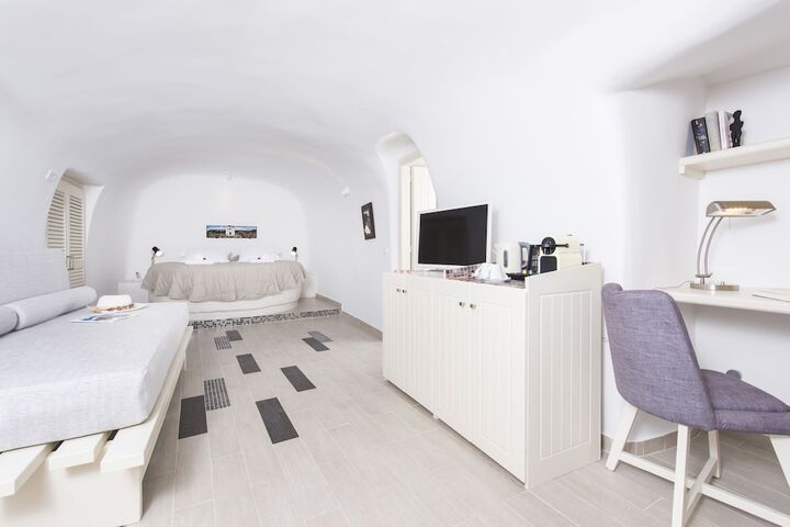 Room 12 of 73
