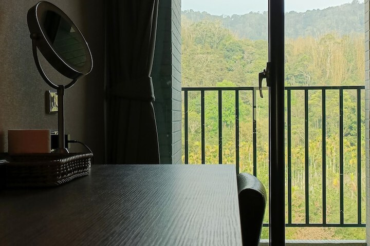 Room 33 of 74