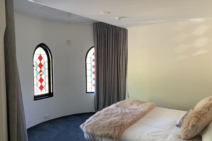 Room 7 of 33