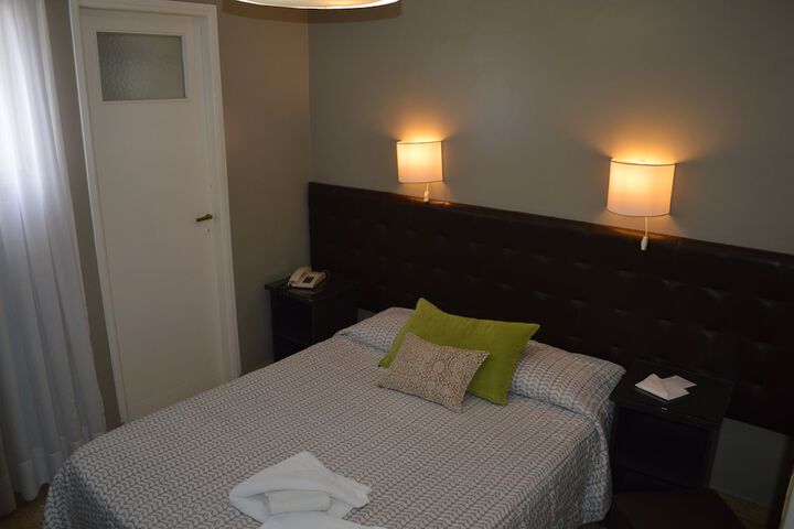 Room 7 of 35