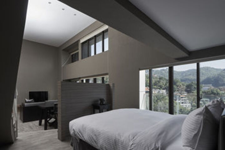 Room 14 of 28