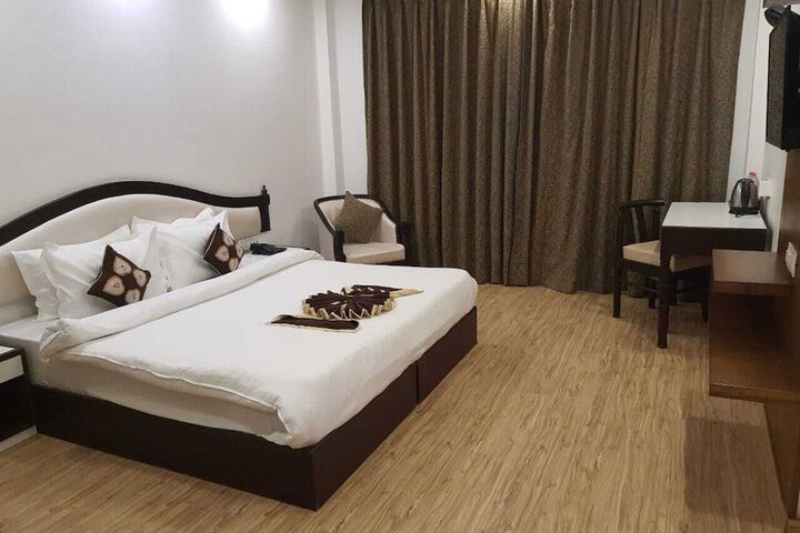Room 15 of 77