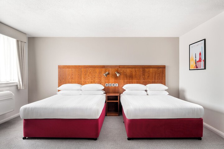 Room 17 of 71