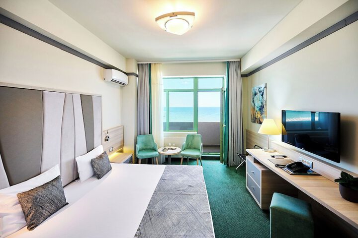 Room 7 of 38