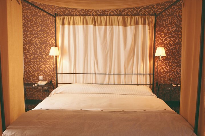 Room 16 of 43