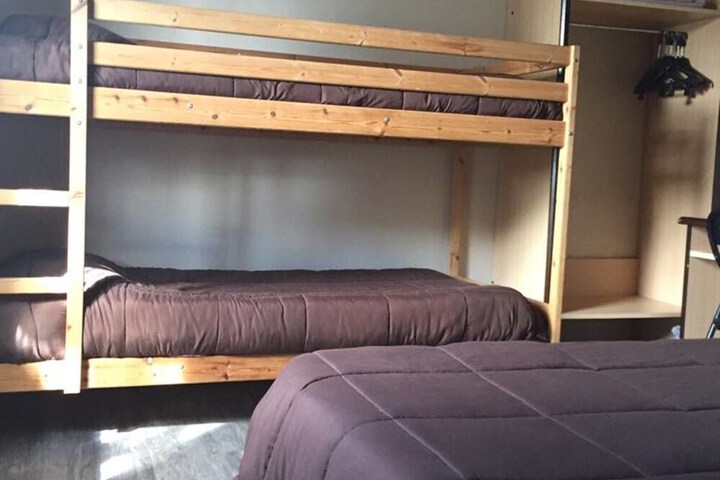 Room 9 of 40