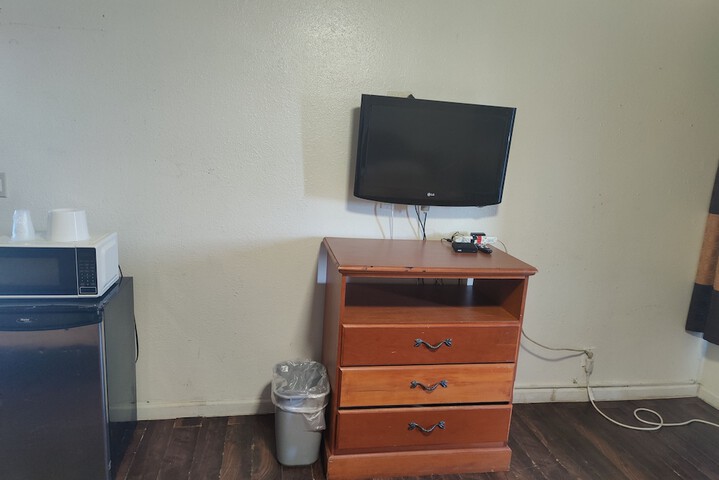 Room 8 of 13
