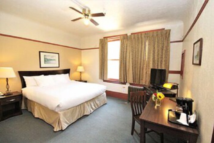 Room 52 of 153