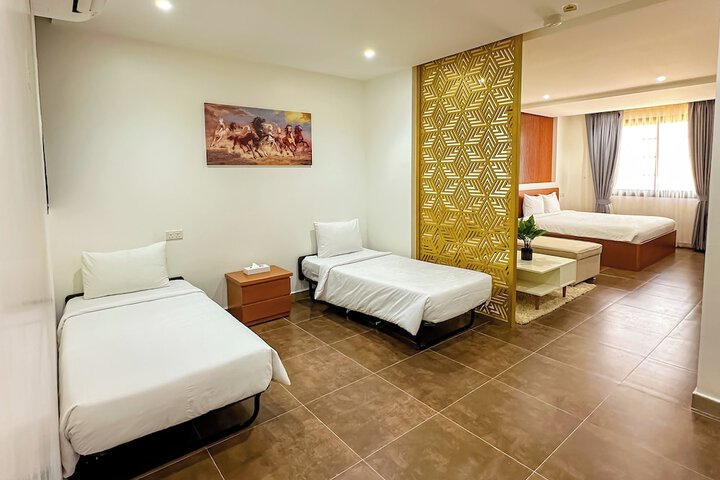 Room 9 of 47