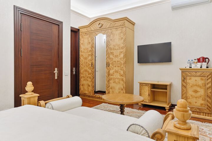 Room 10 of 67
