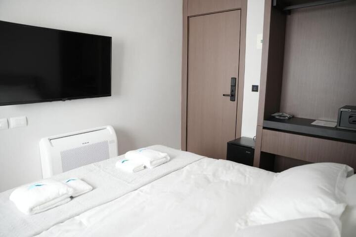Room 114 of 171