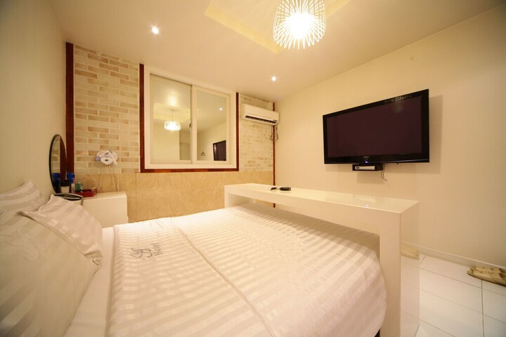 Room 19 of 75