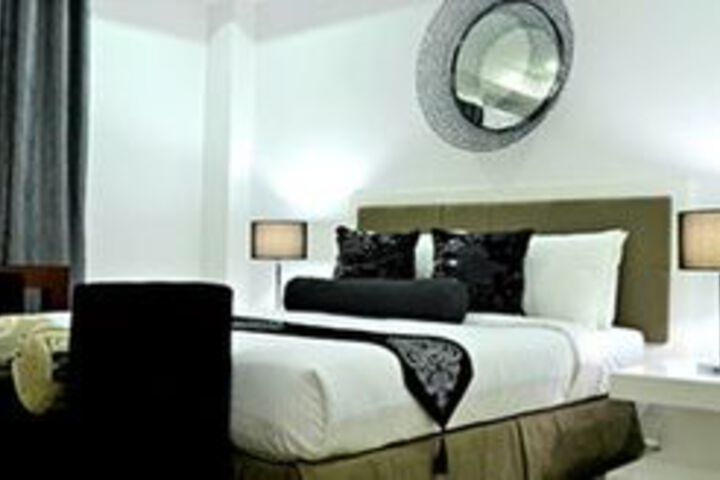 Room 4 of 24