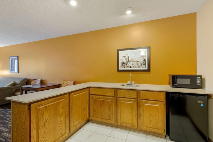 2 Queen Beds Interior Entrance WiFi Full Breakfast (17 of 19)