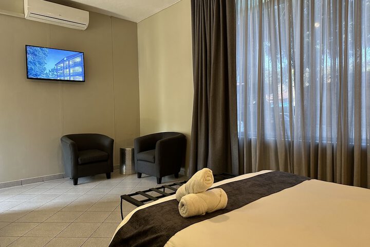 Room 12 of 38