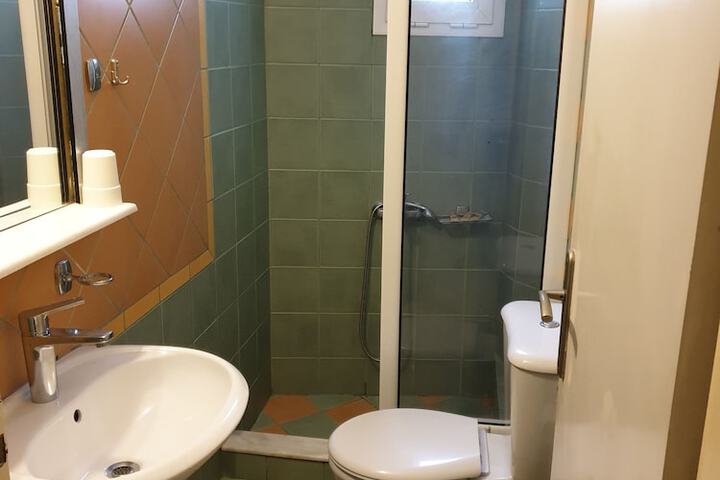 Room 87 of 103