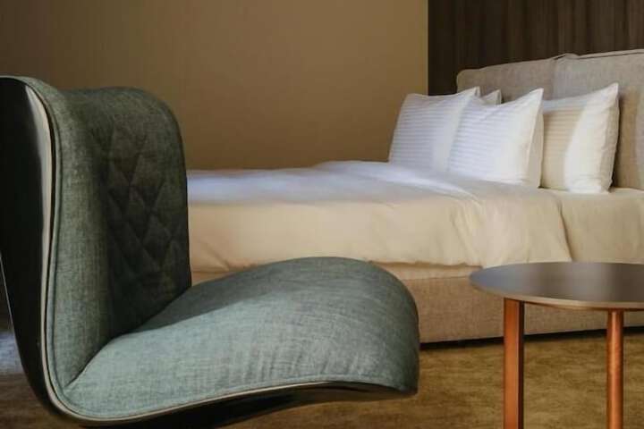 Room 8 of 25