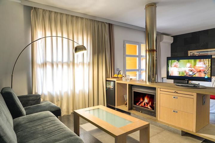 Room 40 of 83