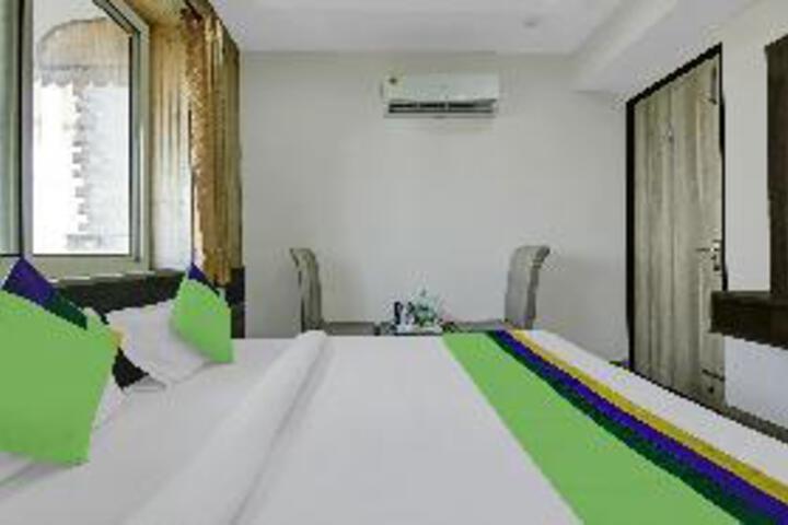 Room 14 of 39
