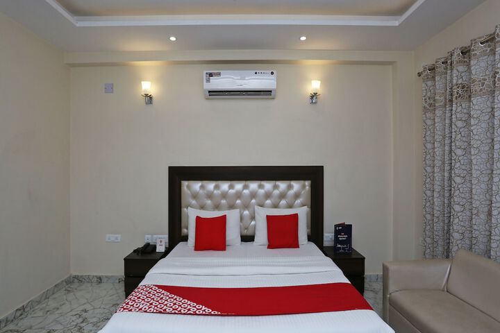 Room 10 of 19