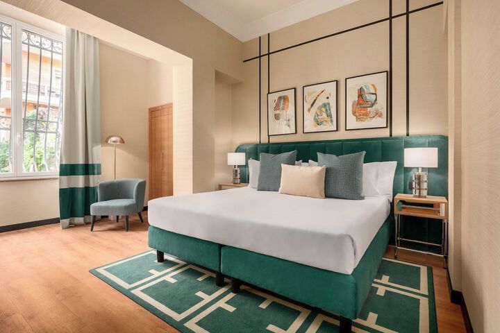 Room 4 of 43