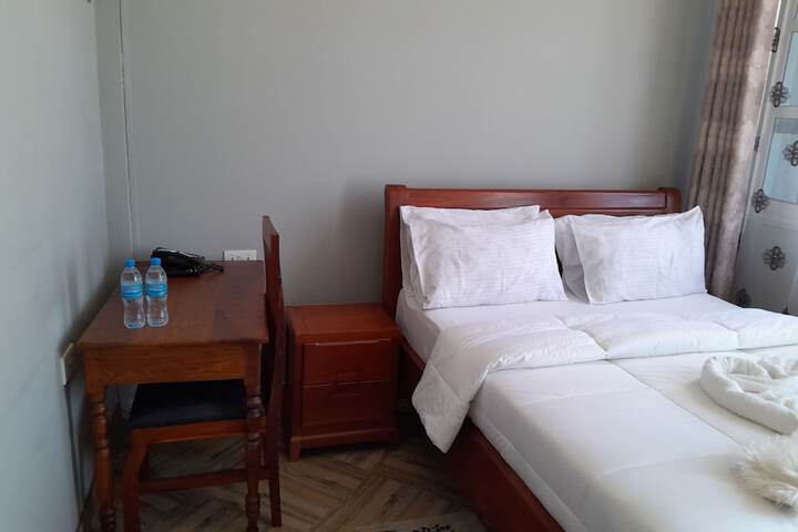 Room 52 of 74