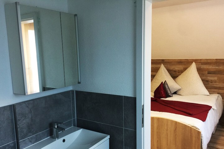 Room 2 of 9