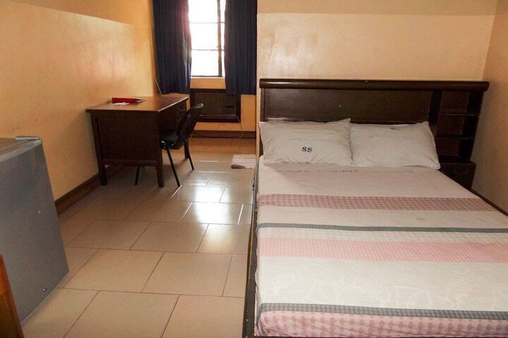 Room 17 of 25