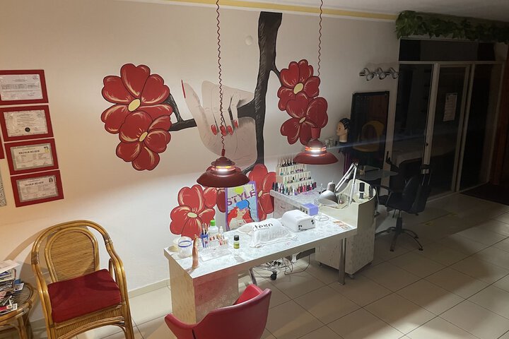Nail salon