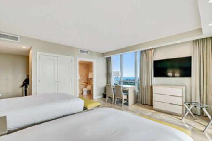 Room 255 of 318