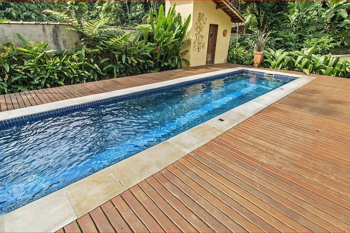 Pool 6 of 12