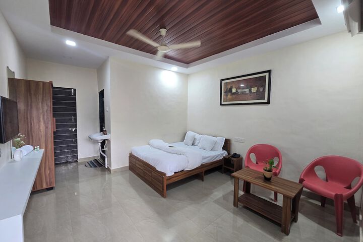 Room 7 of 24